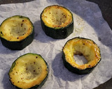Foto del paso 6 de la receta: Rollitos de calabacín rellenos