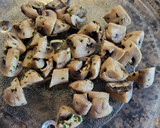 Foto del paso 7 de la receta: Solomillo en salsa con champiñones, puré de patata y compota de pera