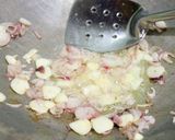 Foto langkah ke 2 dari resep Tongseng Ayam Bening Sederhana,segar dan mudah.