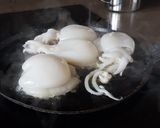Foto del paso 2 de la receta Bocadillo de sepionet o sepietas con picadillo