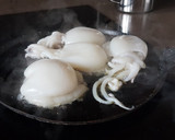 Foto del paso 2 de la receta: Bocadillo de sepionet o sepietas con picadillo