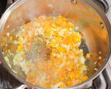 Foto del paso 3 de la receta: Sopa de porotos tórtola con costillas de cerdo