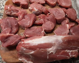 Foto del paso 1 de la receta: Solomillo de cerdo en salsa de vino