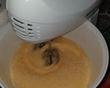 Foto del paso 1 de la receta: Bizcochuelo 4 ingredientes marmolado