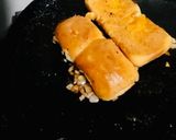 A picture of step 4 of Chatpati Masala Pav.