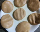 A picture of step 4 of Peanuts Butter Cookies.