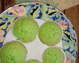 Foto langkah ke 6 dari resep Cupcake pandan 5 bahan.