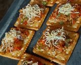 A picture of step 3 of Mini cream-cracker pizza #goldenapron23 #week8 #playoff.
