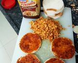 A picture of step 8 of Mini bread pizza desi style.