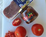 Une image de l'étape 1 de Verrines mousse de jambon de Bayonne et tomates au fromage blanc.