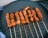 Foto langkah ke 4 dari resep Sate ayam sambal kacang.
