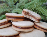 Foto del paso 3 de la receta: Alfajores súper fáciles y económicos sin huevo!