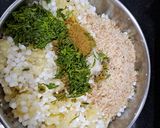 साबुदाण्याचे वडे (Sabudane Vade Recipe In Marathi) रेसिपी स्टेप 2 फोटो 