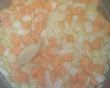 Foto del paso 2 de la receta: Pollo con zanahoria y cebolla