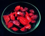 સ્ટ્રોબેરી મિલ્કશેઈક (Strawberry Milkshake Recipe In Gujarati) રેસીપી સ્ટેપ2ફોટો