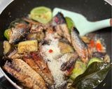 Foto langkah ke 5 dari resep Oseng Tongkol Terong Cabe Gendot.