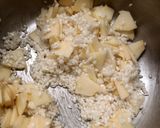 Foto del passaggio 3 della ricetta Risotto mele e formaggio fichi e noci
