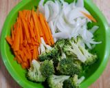 Hình bước làm 2 của món Bún gạo xào
