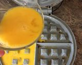 A picture of step 4 of Waffle Iron Egg Omlette.