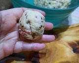 Foto del paso 7 de la receta: Pancitos con salame y semillas