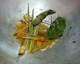 Foto langkah ke 3 dari resep Ayam Goreng Bumbu Kuning.