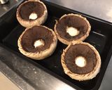Une image de l'étape 9 de Champignons monstres farcis (oignon de roscoff,salicornes,sauce tomate maison,épices).