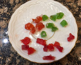 Foto del paso 3 de la receta: Bombones de mazapán, rellenos de fruta escarchada
