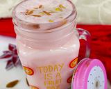 A picture of step 4 of Rose lassi.
