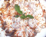A picture of step 5 of Dahi bhalley chat.