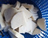 A picture of step 2 of Triangular fried yam.