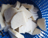 A picture of step 2 of Triangular fried yam.