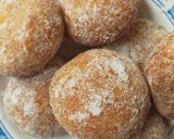 Foto langkah ke 5 dari resep Bomboloni Tanpa Ulen.