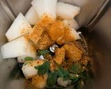 Foto del paso 2 de la receta: Crema fría de melón, curry y hierba buena
