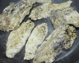 Foto del paso 1 de la receta: Pechuga de pollo al estragón caramelizada con salsa de soja