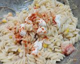 A picture of step 4 of White sauce pasta with Indian twist.