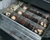Foto langkah ke 4 dari resep Fudgy Brownies Sekat.