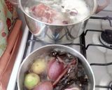 Foto del paso 1 de la receta: Carne de puerco en pasilla con nopales