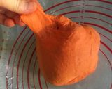 Hình bước làm 5 của món Bánh bao gấc hình heo con