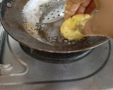 A picture of step 3 of Sabudana Vada.