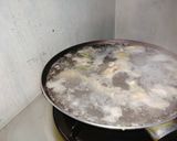Foto langkah ke 1 dari resep Sop ayam kentang aromatik.