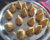 A picture of step 2 of Besan modak.