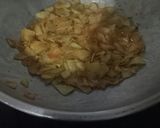 Foto langkah ke 2 dari resep Pedas Manis Kering Kentang Kacang Tanah.