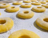 Foto langkah ke 6 dari resep Donat Labu.