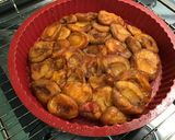 Une image de l'étape 3 de Tarte renversée aux abricots.