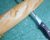 Foto del paso 2 de la receta: Pan con beicon queso y jamón york