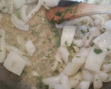 Foto del paso 1 de la receta: Guiso de patatas con sepia y mejillones