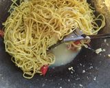 Foto langkah ke 5 dari resep Bakmi goreng.
