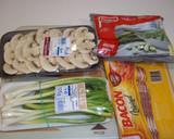 Foto del paso 1 de la receta: Habas baby con ajos tiernos, beicon y champiñones