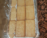 Foto del paso 8 de la receta: Tarta de leche merengada con galletas. Sin horno