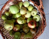 Foto del paso 1 de la receta: Mermelada de manzanas y membrillos verdes